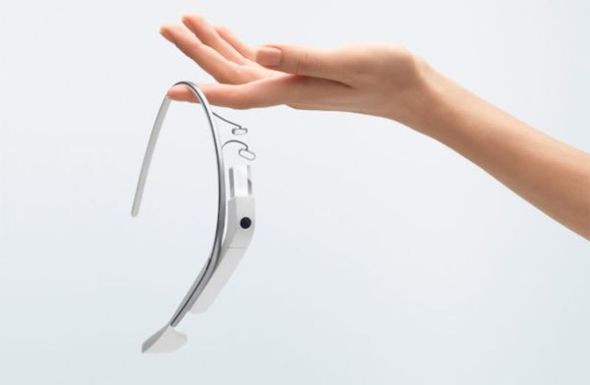 Google-Glass-hand